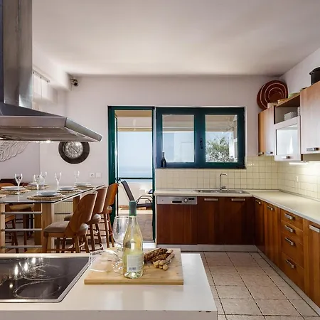 Superb Villa,with Amazing Seaviews & Huge Pool! Villa